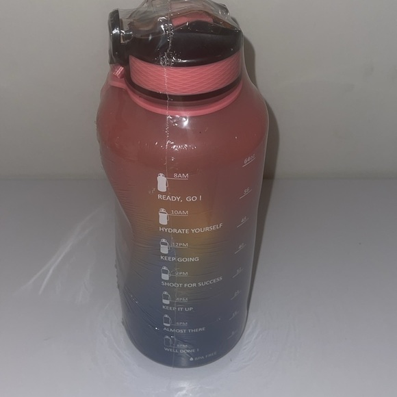 Brand new 64oz Water bottle - Picture 2 of 4